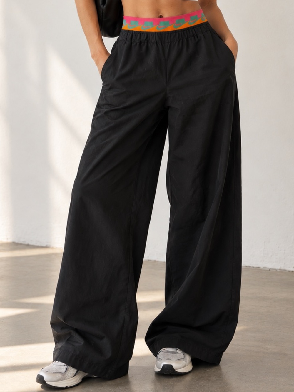nike sportswear parachute wide leg pants black multi size m
